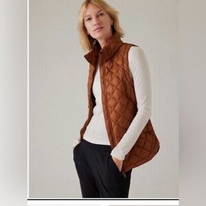 NWT-Athleta Whisper Featherless Vest, Extra Small